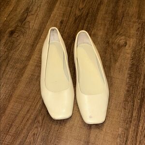 Elegant Cream Women's Flats